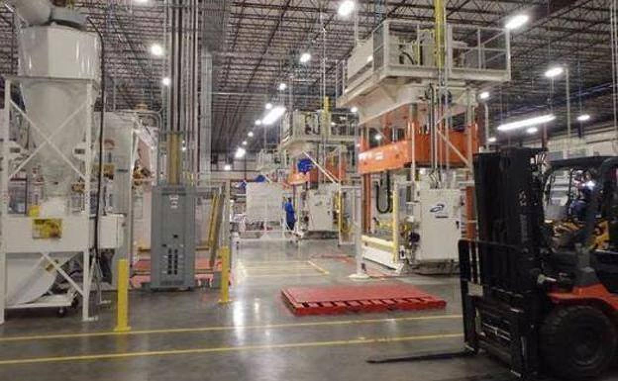 Interior de una de las plantas de Grupo Antolin.