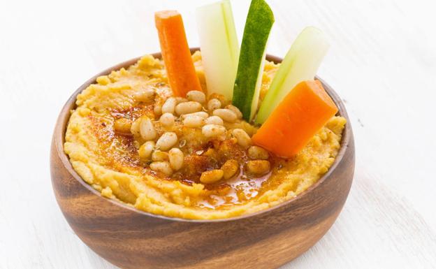 Hummus, el aperitivo típico de la primavera, también en casa