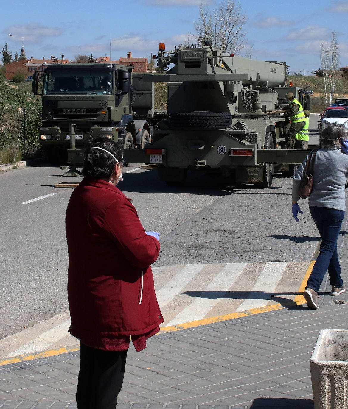 Trabajos durante la tarde de este jueves en el aparcamiento del Hospital de General.