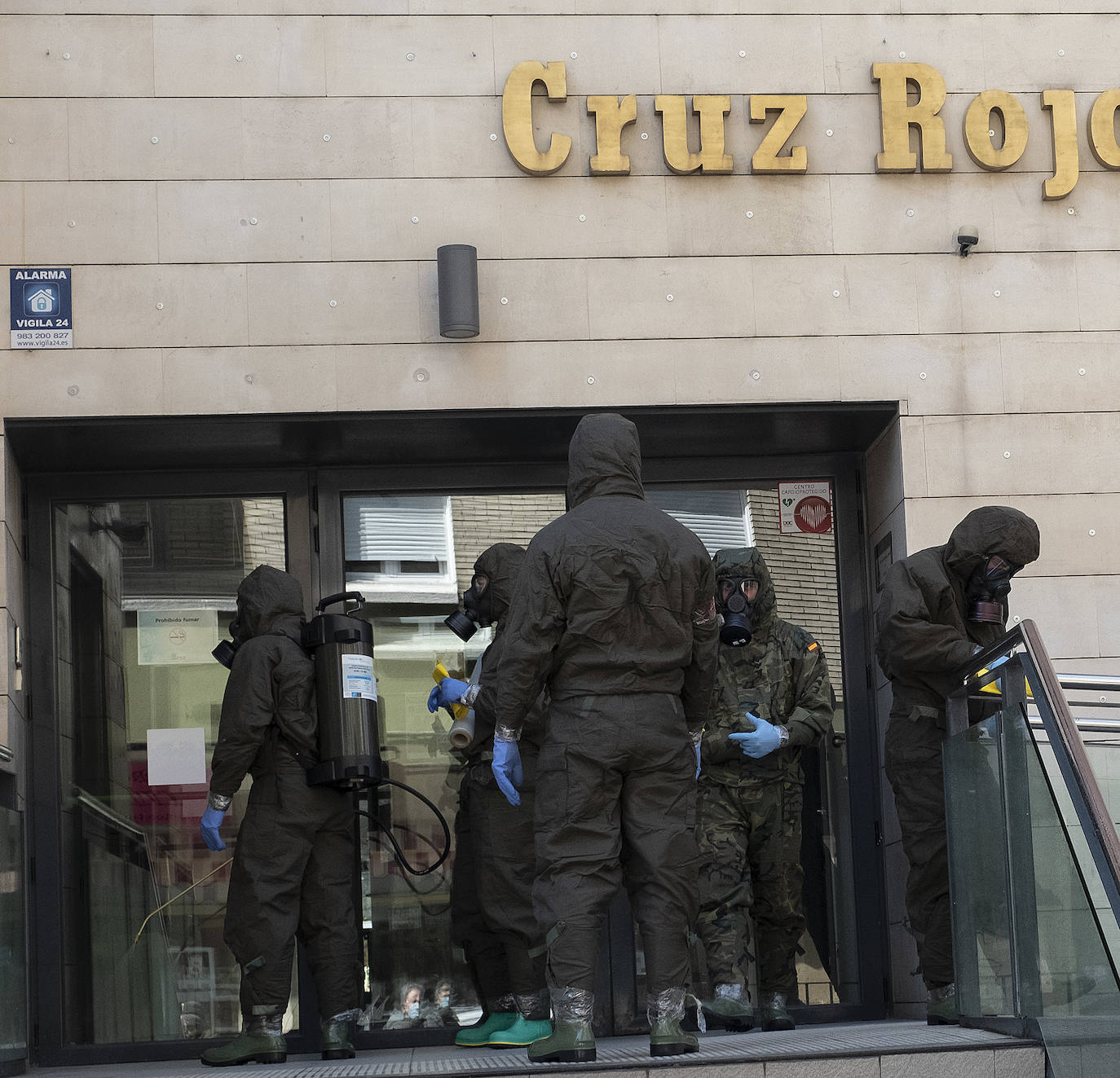 Desinfección de la sede de Cruz Roja en Valladolid.