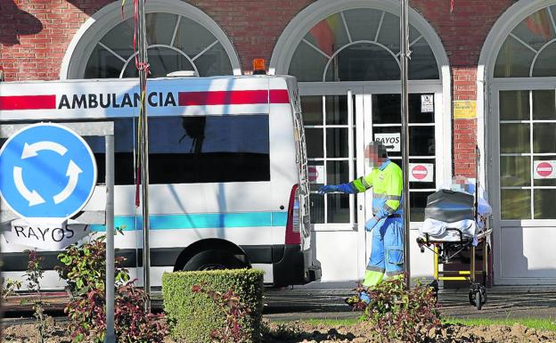 El Hospital Río Carrión de Palencia se vacía de pacientes para alojar solo casos de coronavirus