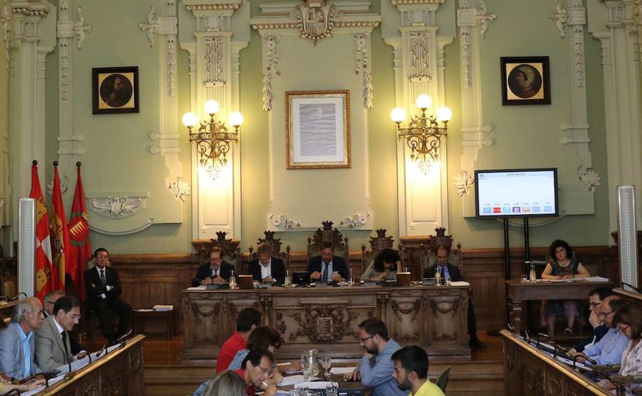 Pleno en el Ayuntamiento de Valladolid. 