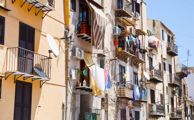 Balcones de una calle de Palermo. 