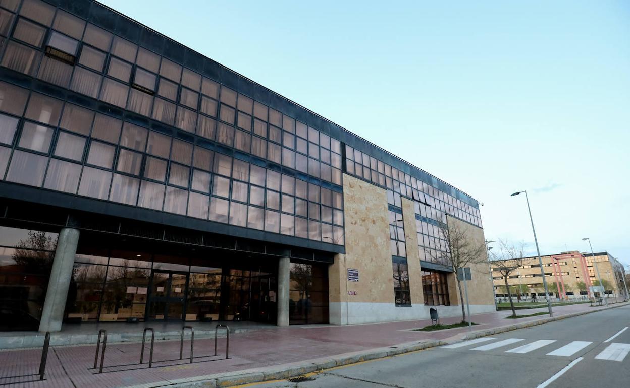 Imagen del Campus Unamuno de la USAL completamente vacío.