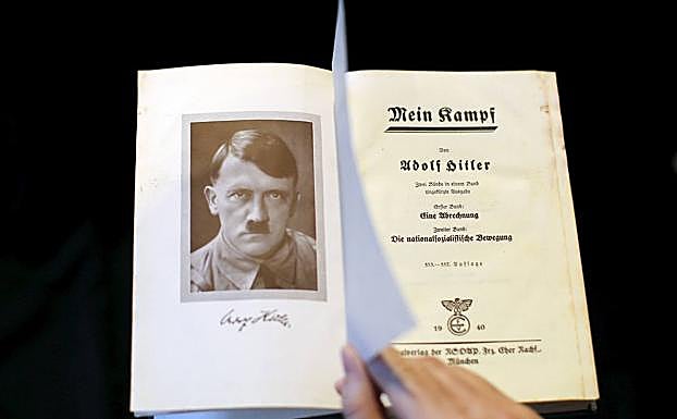 Copia del libro de Adolf Hitler , 'Mein Kamp' ('Mi lucha').