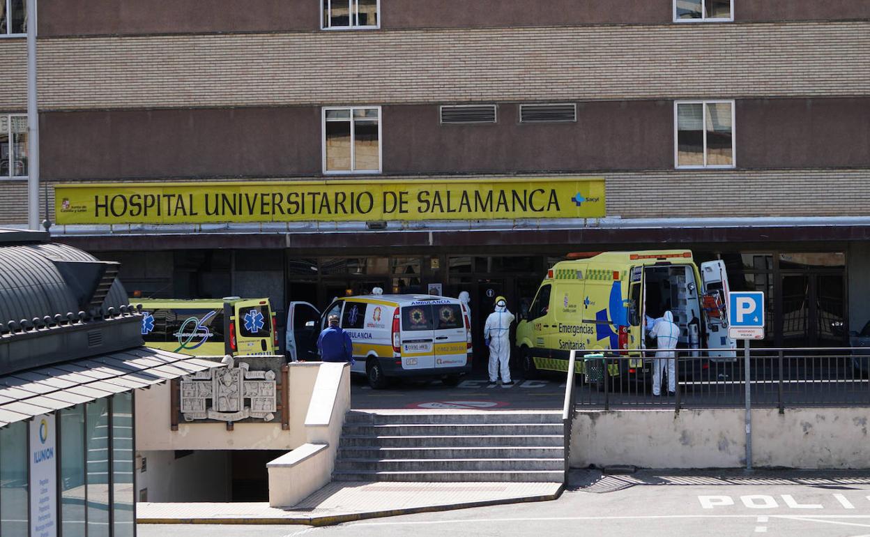 El Hospital de Salamanca cuenta con 64 camas UCI más al haberse puesto en funcionamiento en otras unidades del centro. 