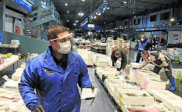 Los productos no perecederos desplazan a la carne y al pescado durante el confinamiento en Valladolid