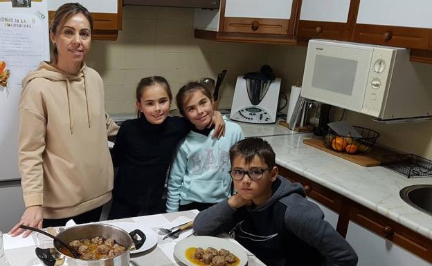 Las albóndigas de Doña Pilar, desde un centro de día de mayores