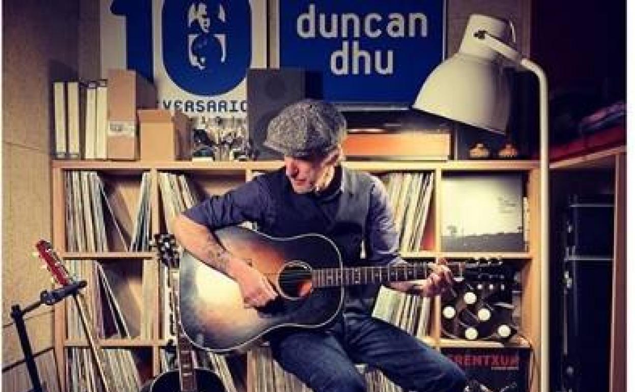 Mikel Erentxun en su casa. / Instagram