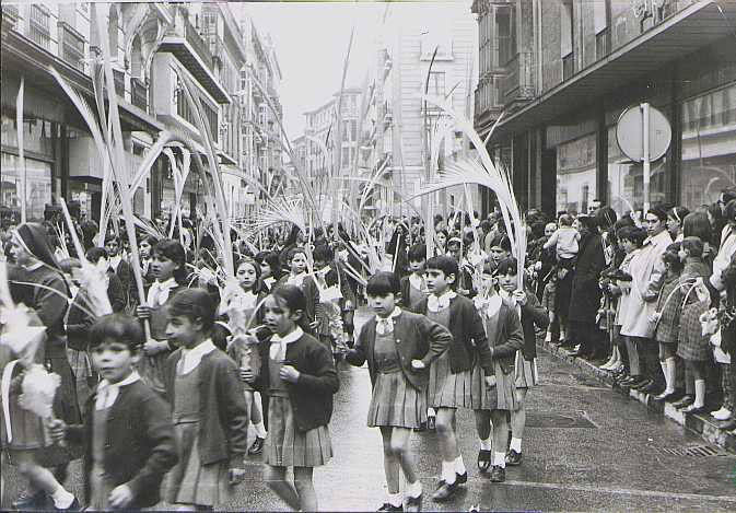 Procesión de la Borriquilla en Valladolid en la década de los setenta. 