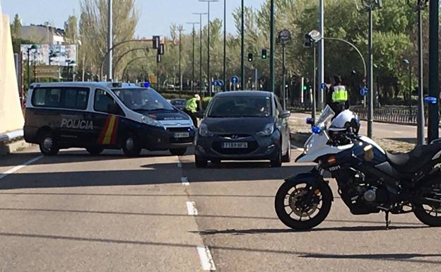 Detenido en Valladolid tras saltarse un control, conducir sin carné y llevar hachís y marihuana