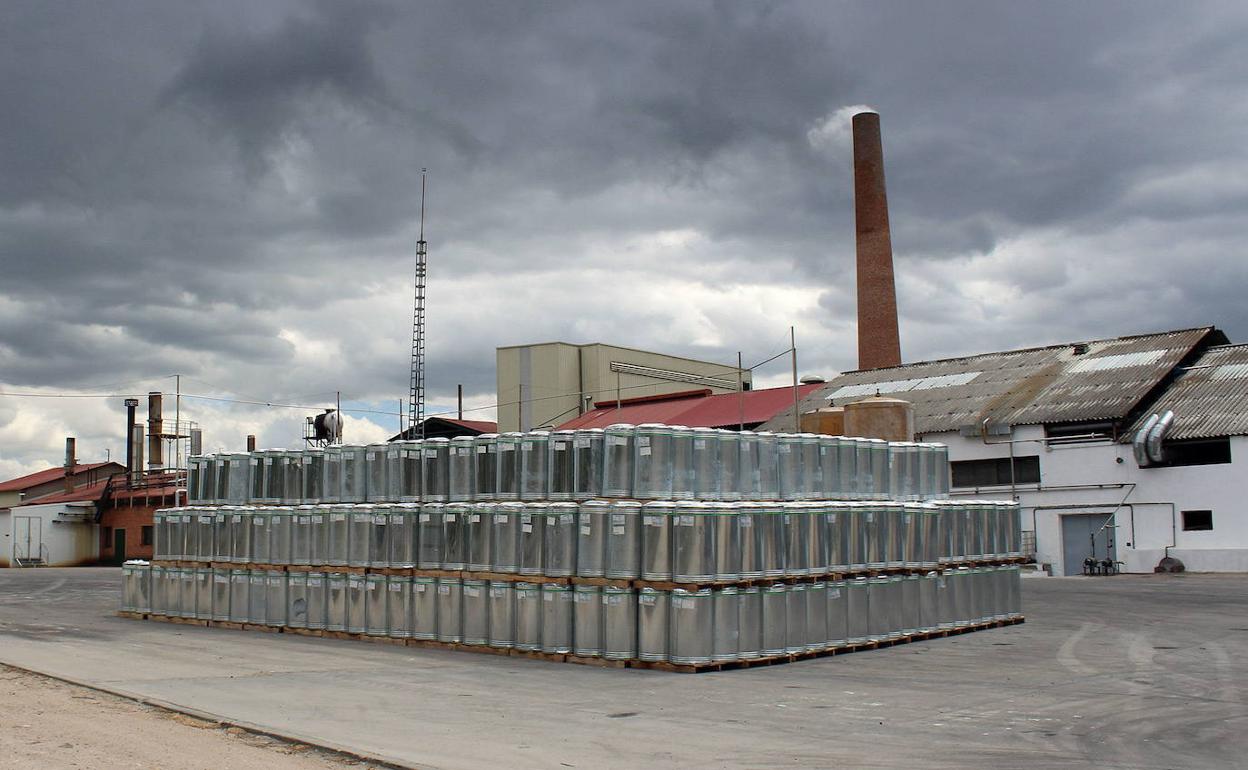 Instalaciones de la resinera de Coca, en Segovia. 