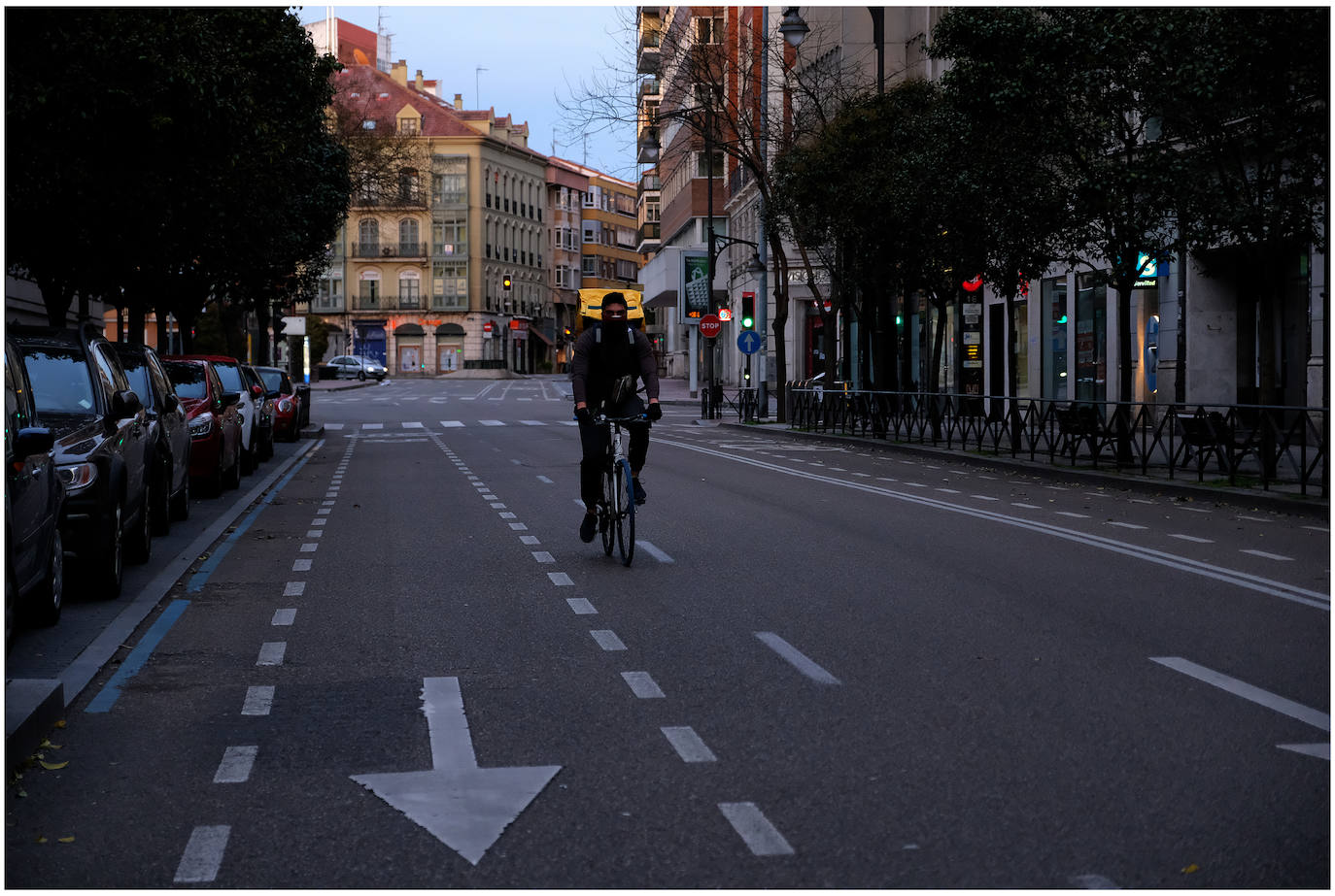 Fotos: Las calles de Valladolid, vacías en el sábado de la tercera semana de estado de alarma
