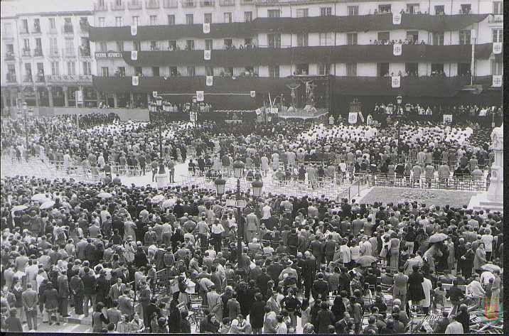 Imágenes de Pregón y el Sermón de las Siete Palabras en Valladolid en la década de los 70. 