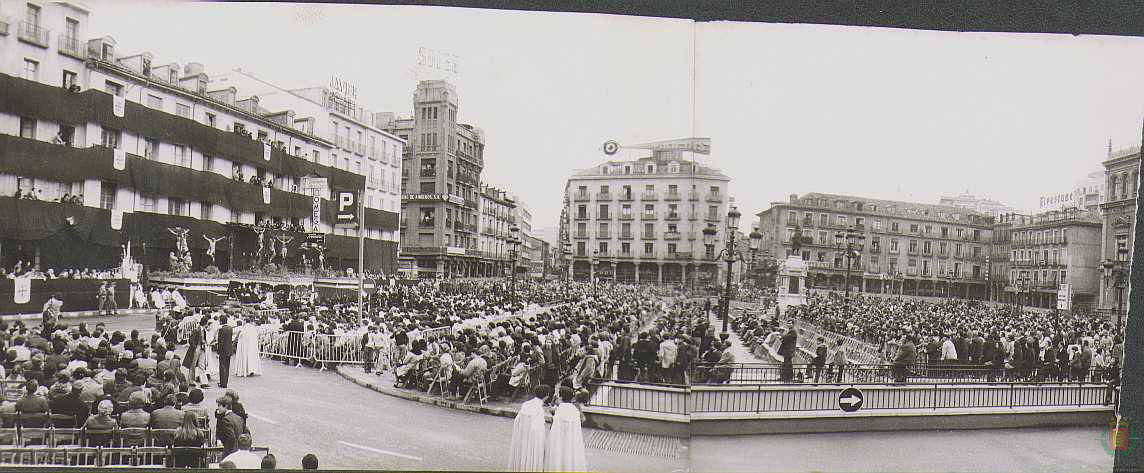 Imágenes de Pregón y el Sermón de las Siete Palabras en Valladolid en la década de los 70. 