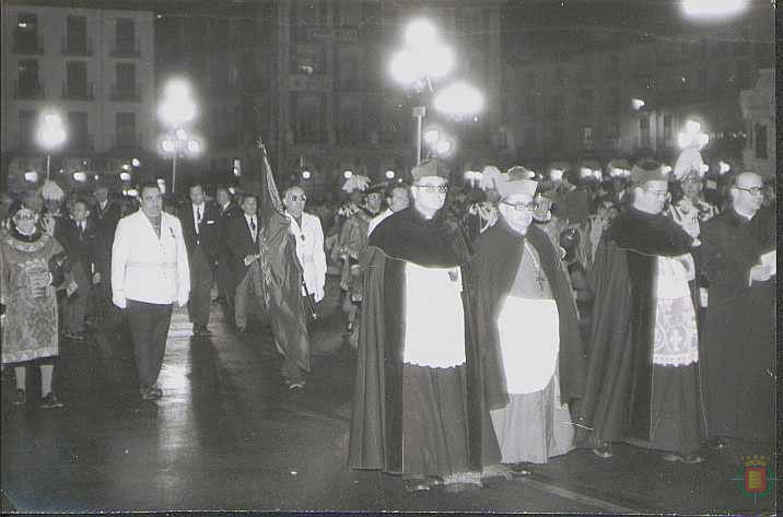 Cortejo de la Procesión General del Viernes Santo en los años 70 en Valladolid. 