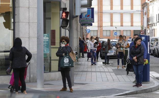 Vuelve la fiebre por ir en masa a los supermercados en Palencia