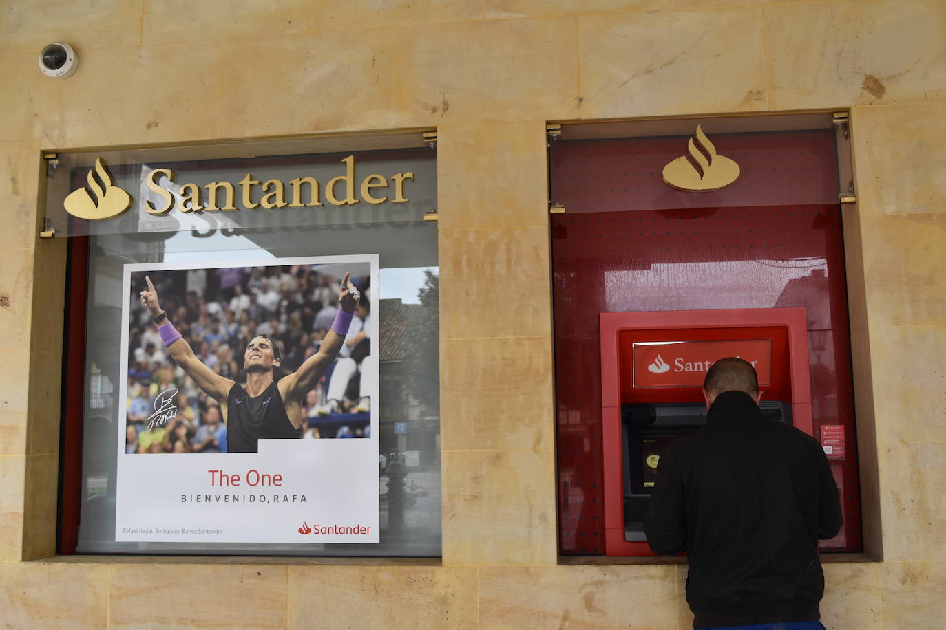 El ajetreo de las fábricas de galletas dan algo de movimiento a la villa.