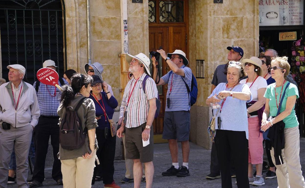 Turistas durante la primavera de 2019 en Salamanca, una imagen imposible de captar estos días por las restricciones del estado de alerta