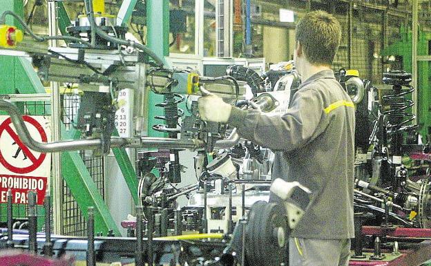 Renault retomará desde este martes la actividad en su planta de Valladolid