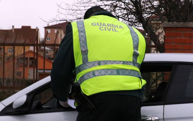 'Cazado' en el Real Sitio con una mujer en el maletero del coche saltándose el confinamiento