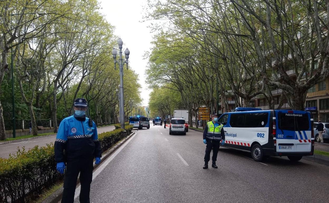 Control de la Policía Local en el Paseo de Zorrilla.