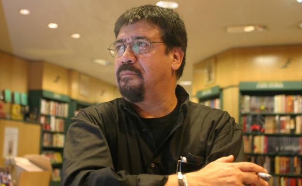 Luis Sepúlveda: El escritor chileno falleció a los 70 años. (16/04)