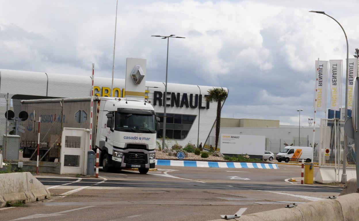 Entrada a la fábrica de Renault en Valladolid. 