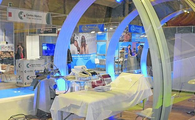 Cubierta protectora para hospital exhibida en la Fitur Health de Madrid.