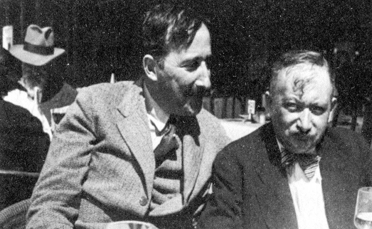 Stefan Zweig y Joseph Roth, escritores y amigos, en Ostende (Bélgica) en 1936. 