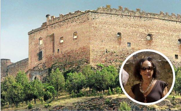 Confinada en un castillo segoviano del siglo XIII: «Salgo a las ventanas y el silencio se mete hasta dentro»