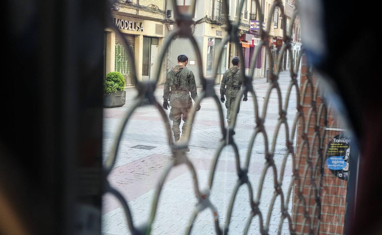 Un comercio de Valladolid, cerrado por el estado de alarma. 