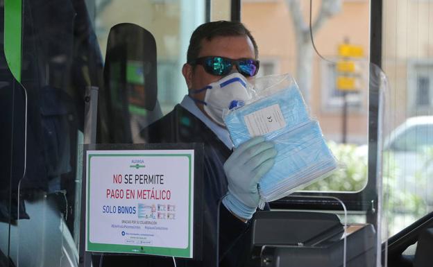 Auvasa implantará el uso obligatorio de mascarillas a partir del 4 de mayo