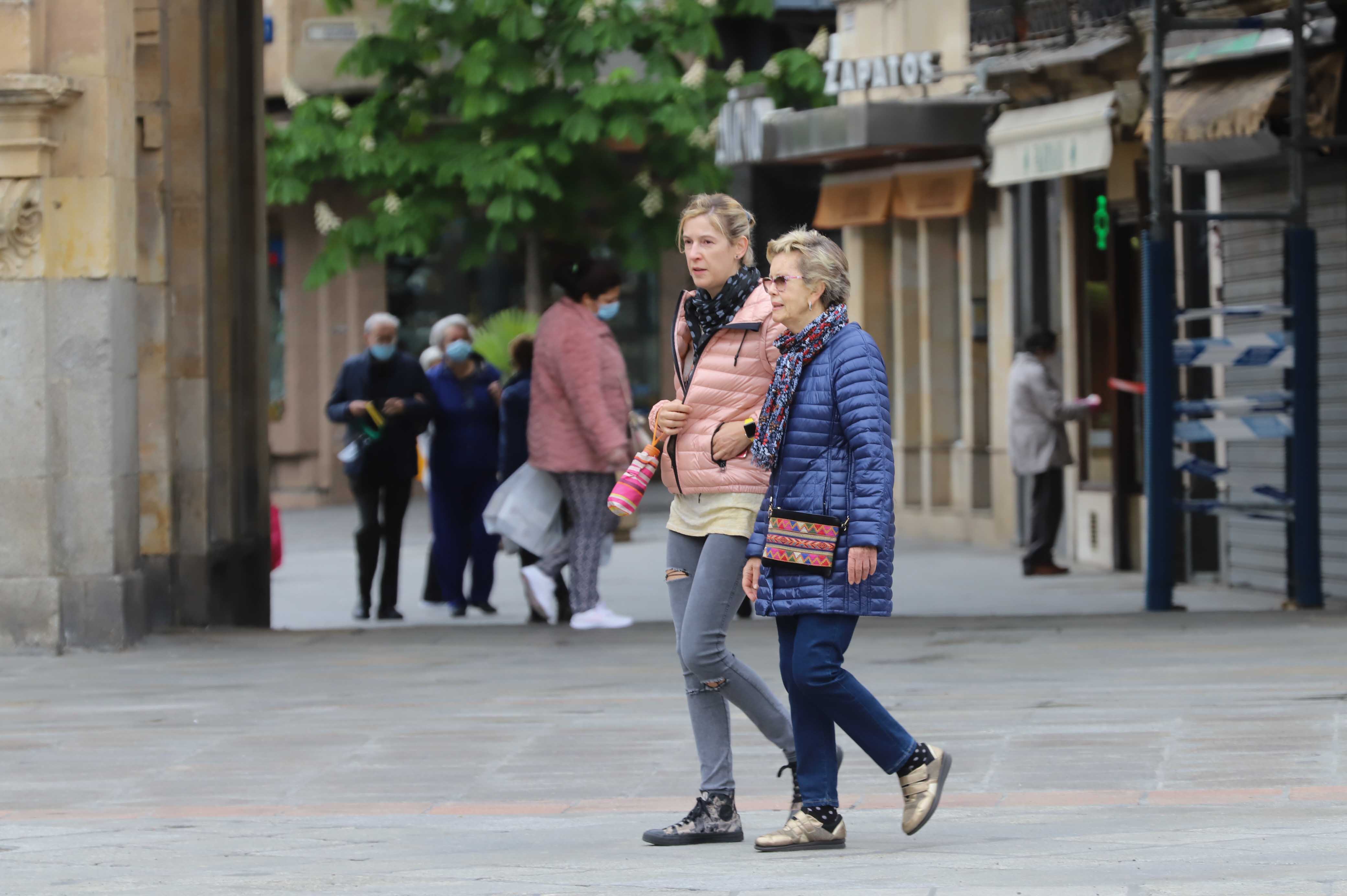 Fotos: Los salmantinos salen a la calle a pasear y hacer deporte por primera vez desde la instauración del estado de alarma