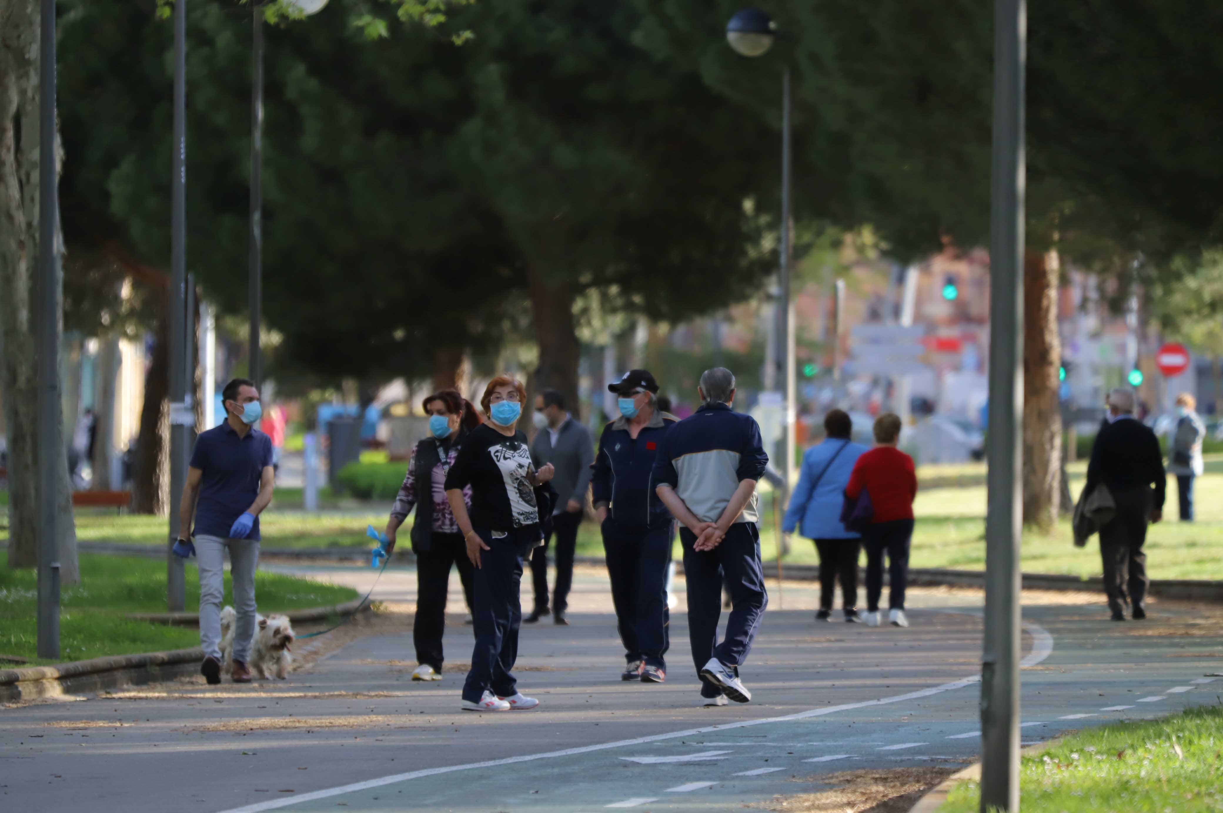 Fotos: Los salmantinos disfrutan de su primera tarde de paseo y deporte