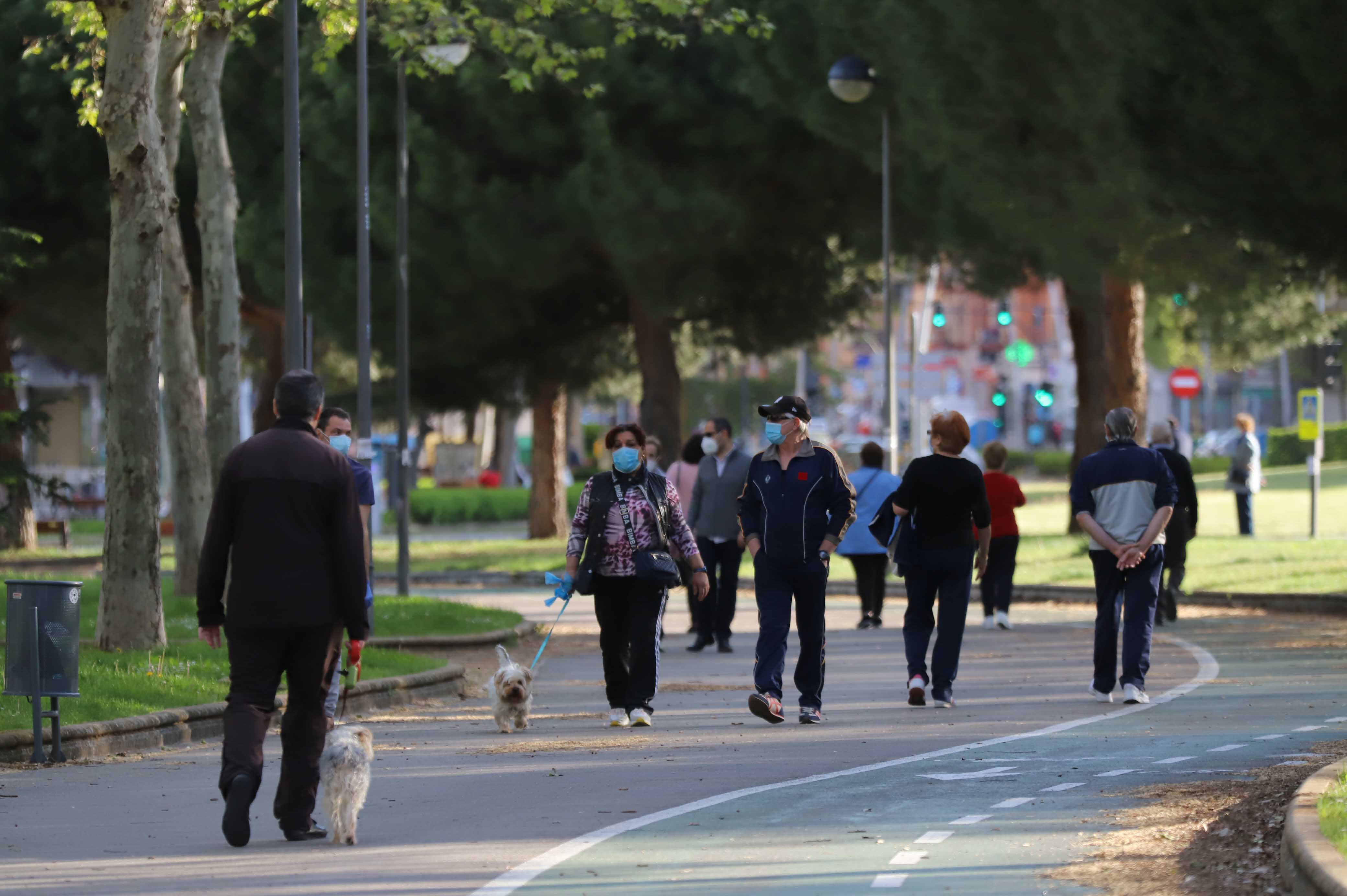 Fotos: Los salmantinos disfrutan de su primera tarde de paseo y deporte