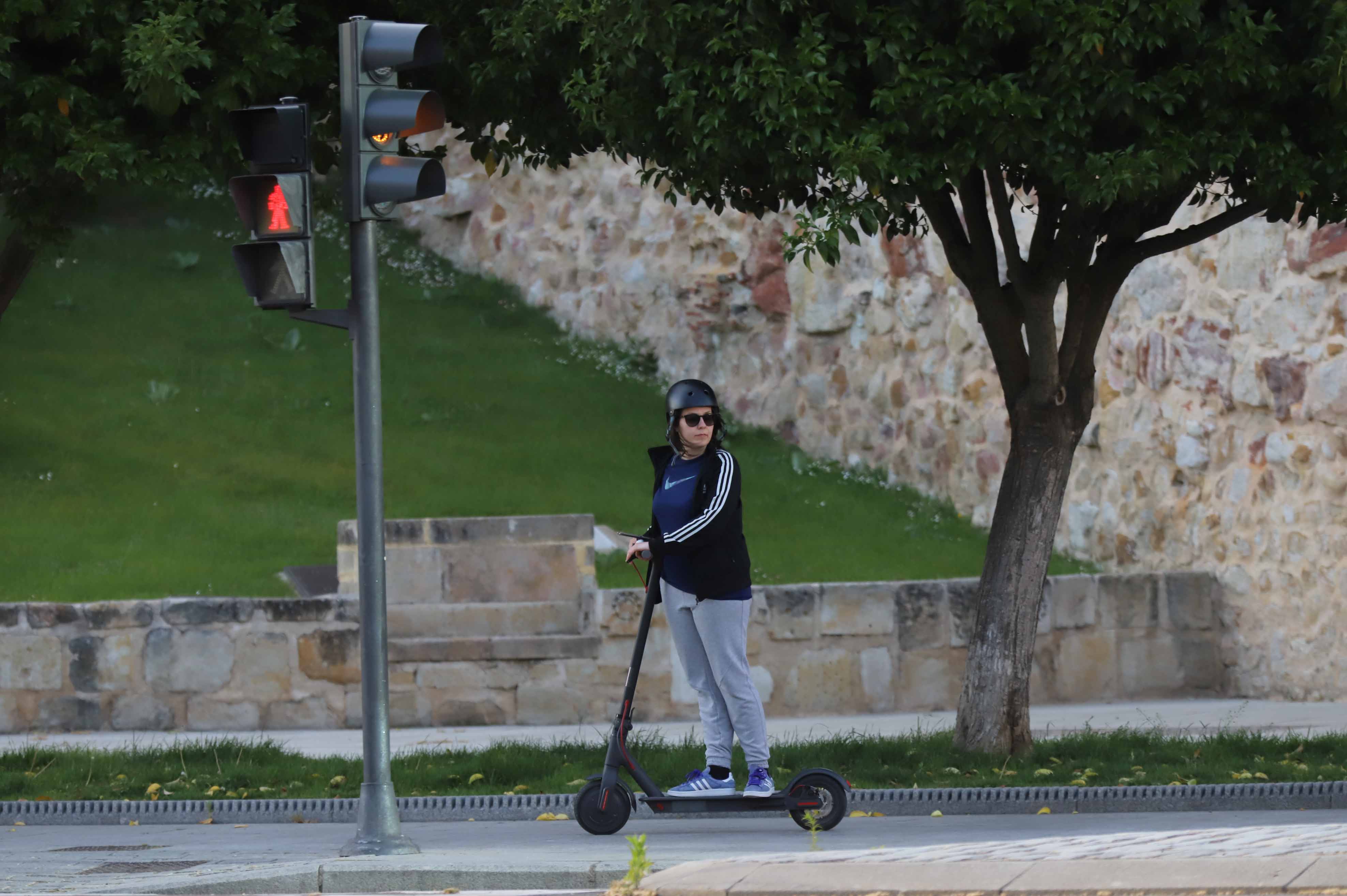 Fotos: Los salmantinos disfrutan de su primera tarde de paseo y deporte