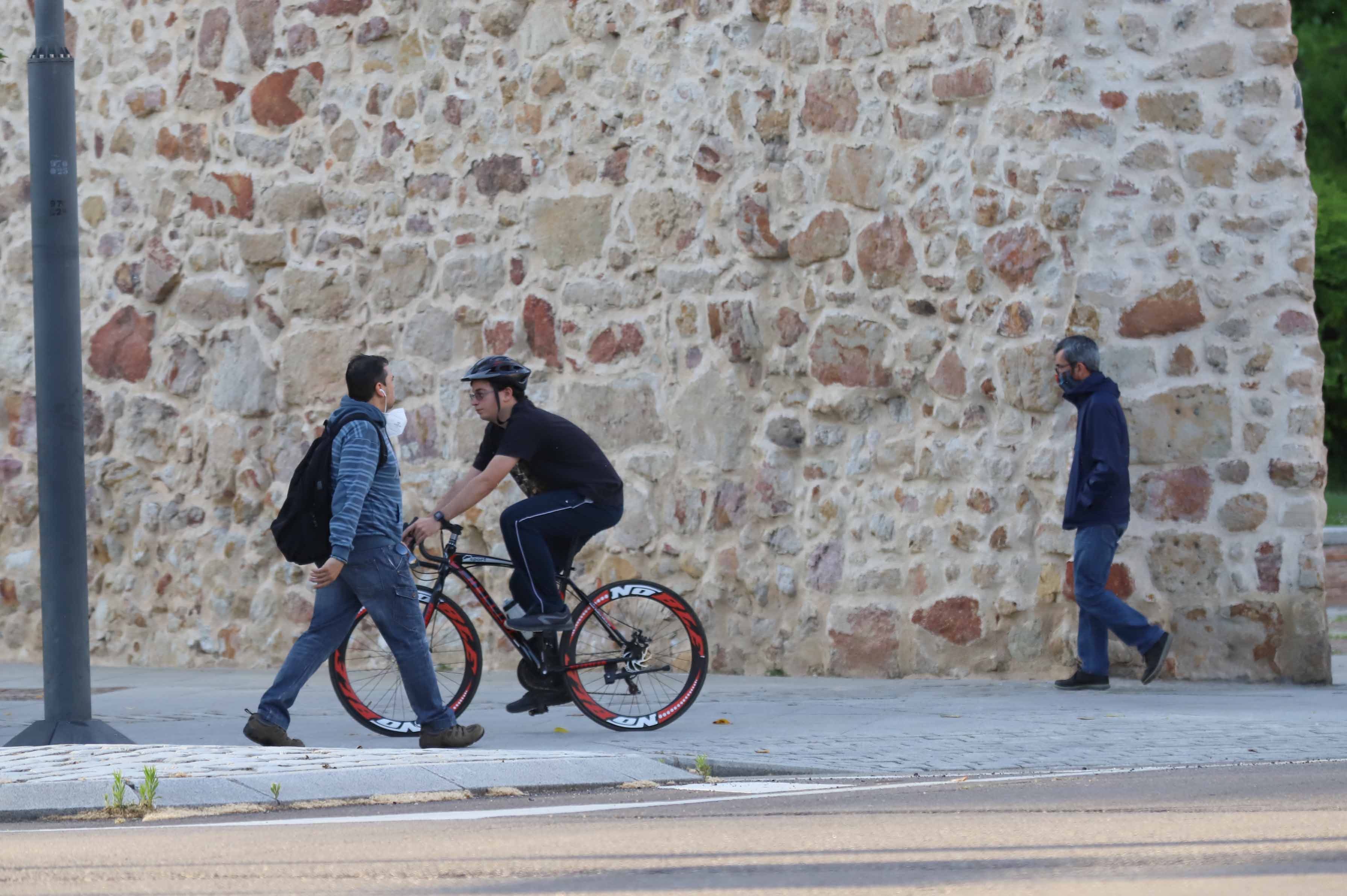 Fotos: Los salmantinos disfrutan de su primera tarde de paseo y deporte