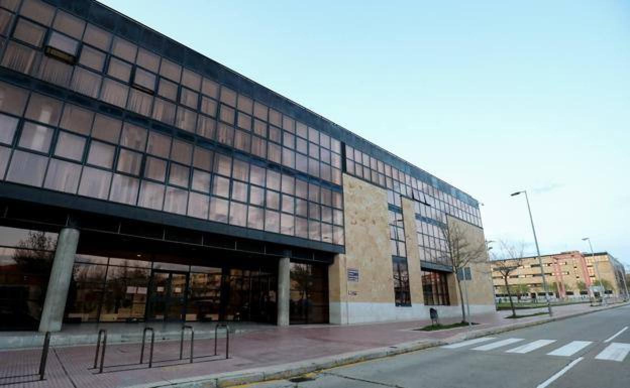 Edificio FES del Campus Unamuno, donde se realizan las pruebas de acceso para mayores de 25 y 45 años. 