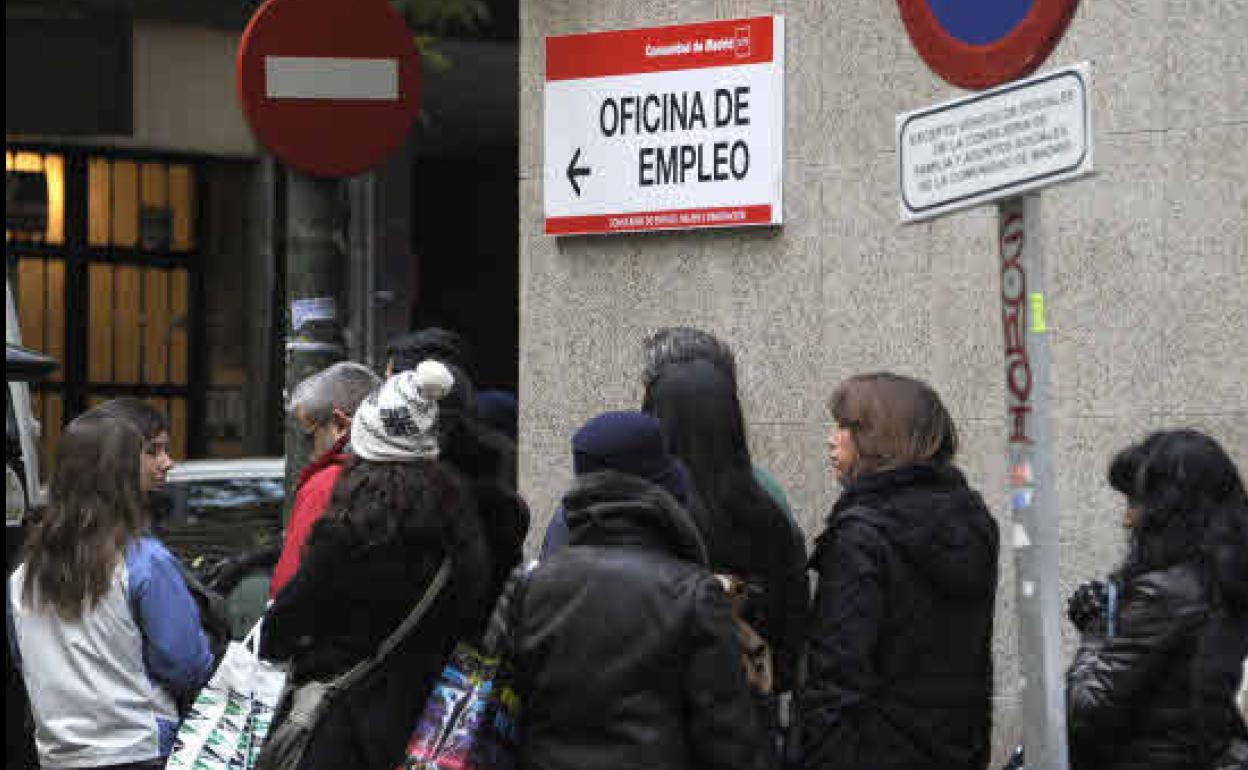 La factura del paro se triplica y supera los 4.500 millones de gasto en abril