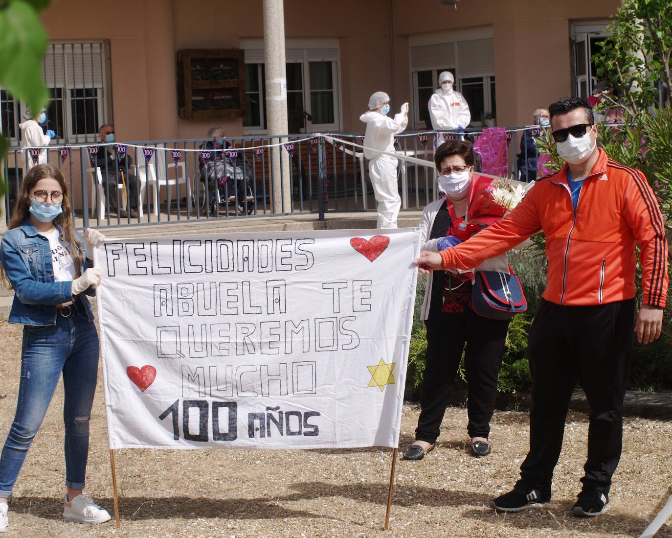 Fotos: Teodora Aceves Cabrero celebra su 100 cumpleaños en la residencia Santa María de los Mártires de Íscar