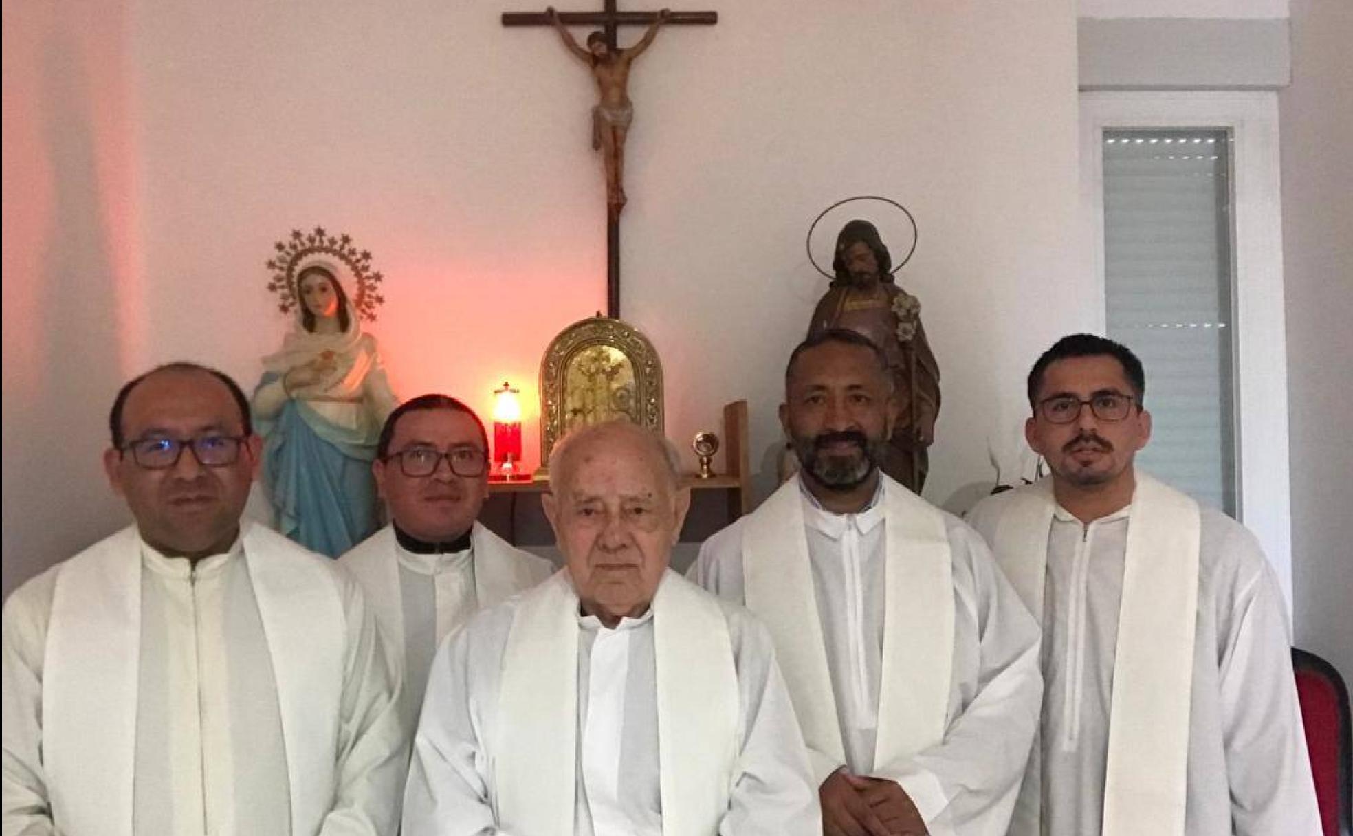 Juan José Regalado celebró sus 60 años de ministerio sacerdotal junto con los cuatro religiosos Oblatos de San José con los que convive. 