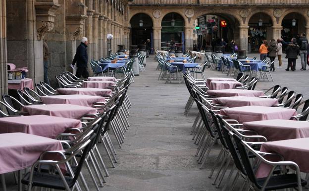 Un centenar de hosteleros de Salamanca solicita sacar mesas a la calle o ampliar sus actuales terrazas