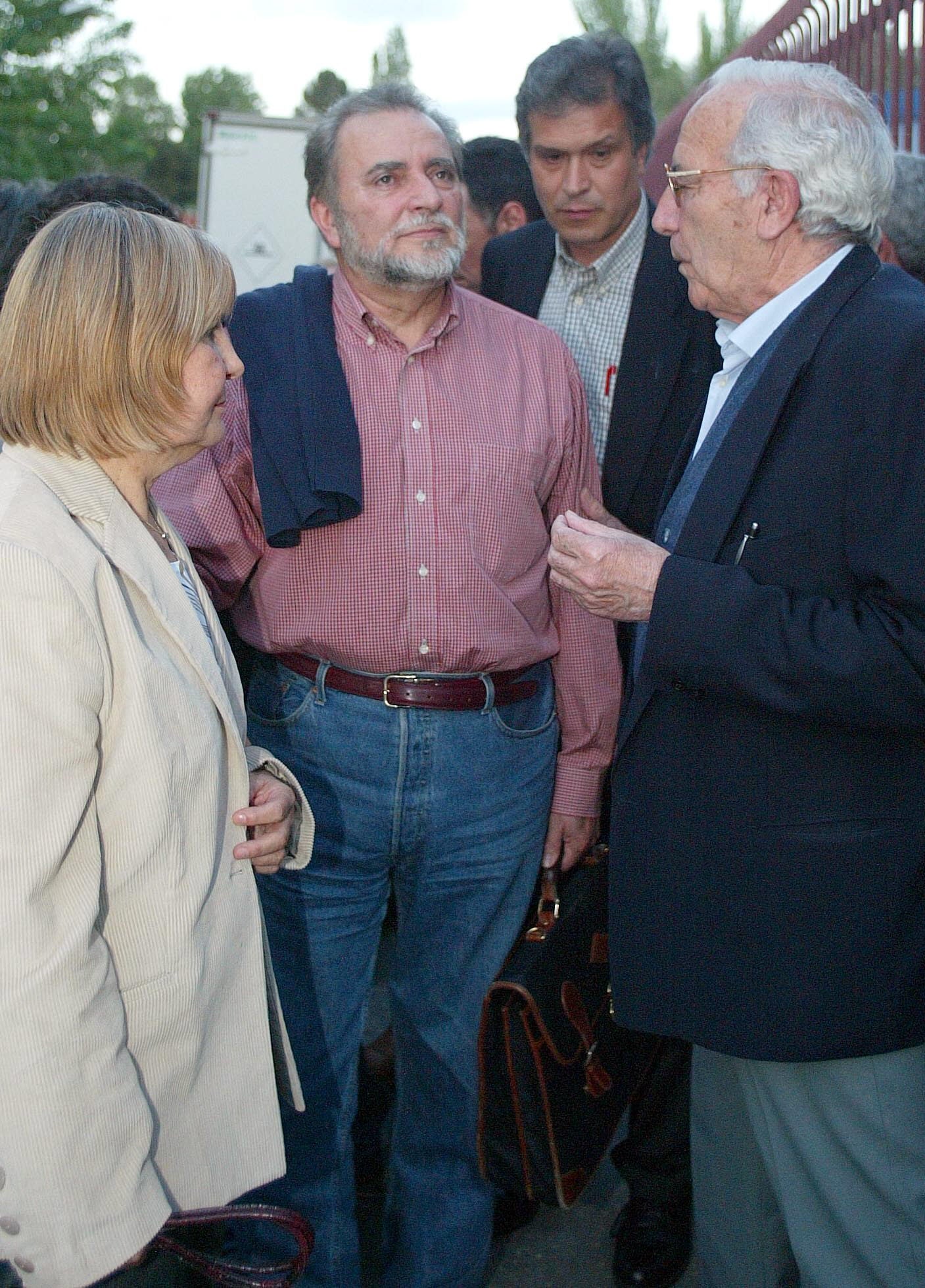 Julio Anguita y José Luis Conde durante la campaña electoral de IU en 2003.