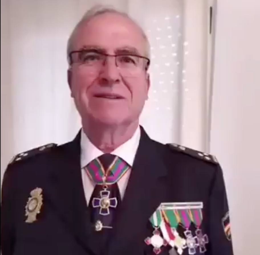 Un exinspector de policía de Segovia insulta al Gobierno en un vídeo viral 