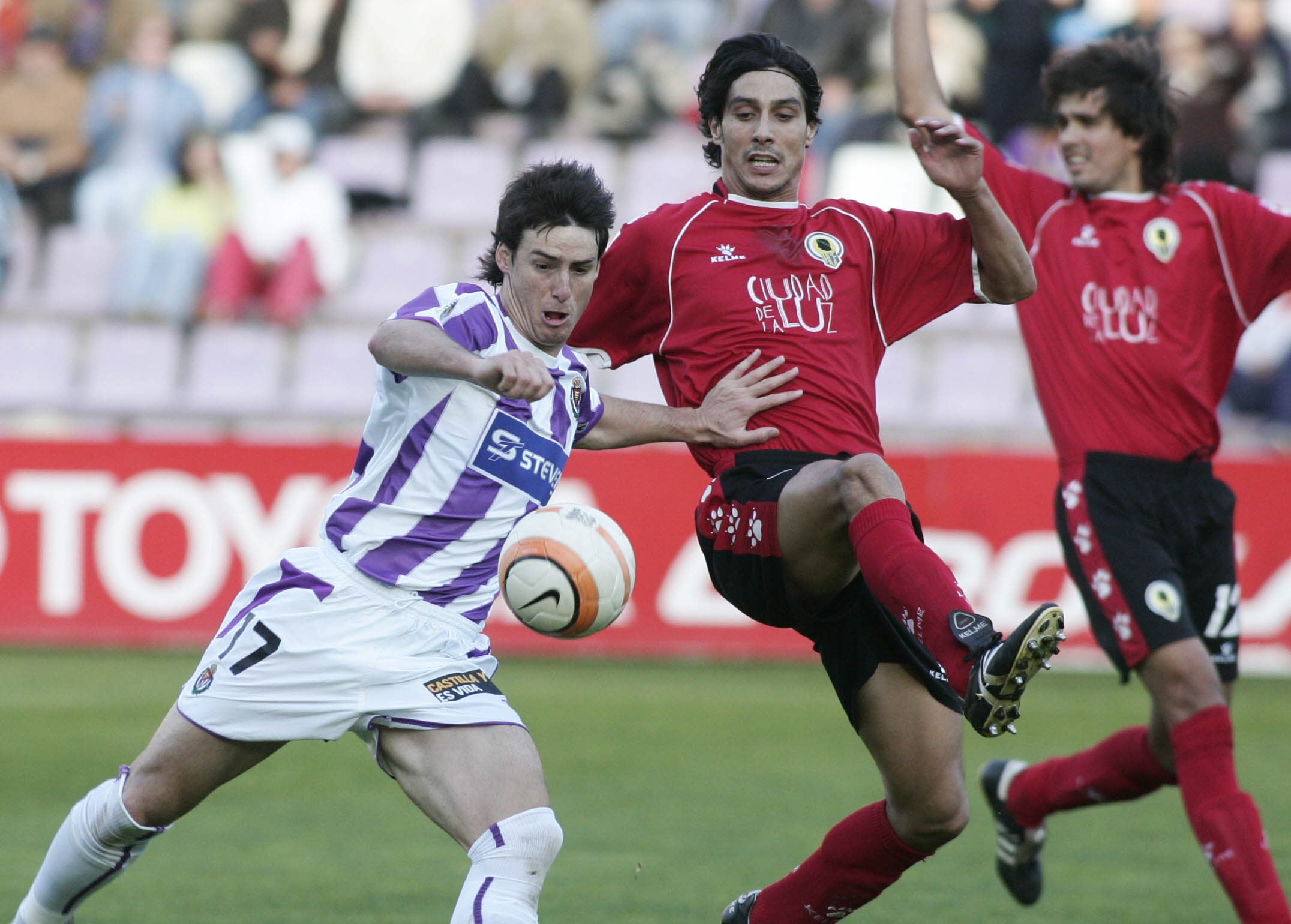 06/11/05 Aduriz, en el partido entre el Real Valladolid y el Hércules.