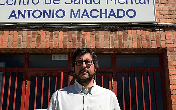 «La mitad de las consultas tienen que ver con la covid y de ellas, en el 80% hay síntomas depresivos»