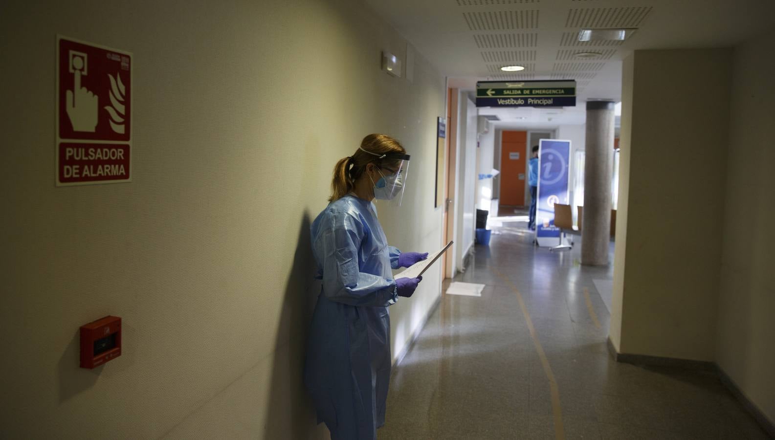 Fotos: Toma de muestras de la covid-19 en el Centro de salud Huerta del Rey de Valladolid