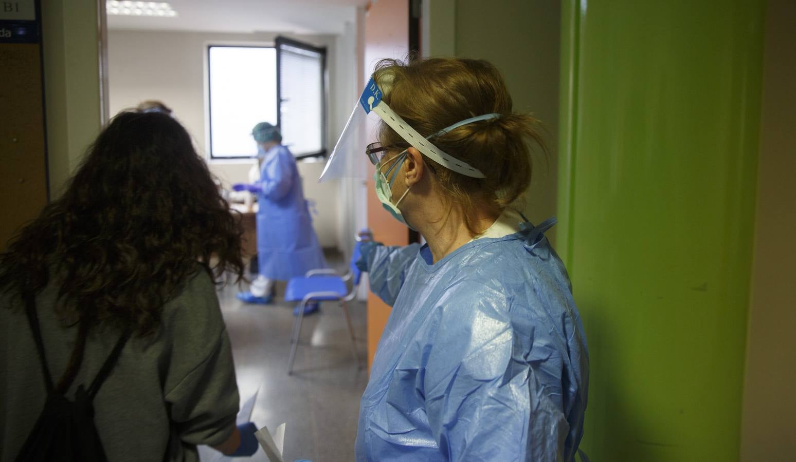 Fotos: Toma de muestras de la covid-19 en el Centro de salud Huerta del Rey de Valladolid
