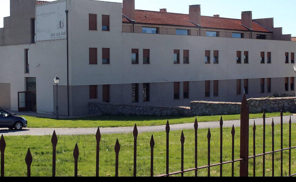 Residencia El Jardín de Segovia, en Trescasas, una de las cuatro sobre las que la Fiscalía ha abierto diligencias civiles preporcesales. 